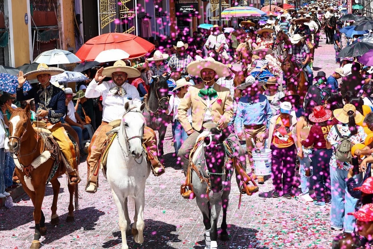 Desfile del 16 de septiembre encabezado por Tonantzin Fernández | Foto: Cortesía