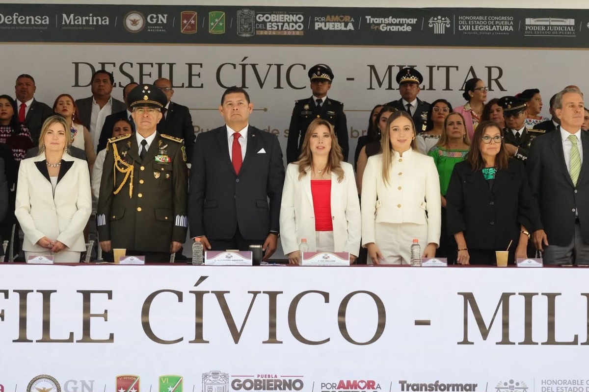 Ceremonia México construye su propio destino en el Zócalo de Puebla | Foto: Cortesía