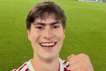 Hormiga González en su debut con Olympiacos en Europa League | Foto: Olympiacos