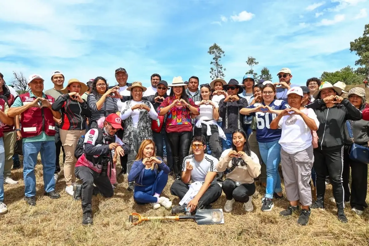 Con el respaldo del Gobierno del Estado, Tonantzin Fernández encabeza jornada de reforestación en el Cerro Zapotecas