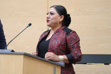 Diputada del PT en Puebla chocó contra motociclistas en Tehuacán