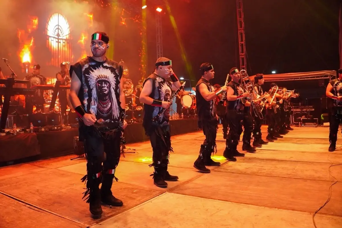 Cuisillos pone a cantar y bailar a miles de personas en las serenatas de la feria patronal de Huejotzingo