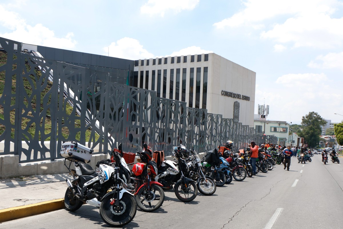 Diputados y motociclistas acuerdan mantener la suspensión del chip en Puebla | Foto: Agencia Enfoque