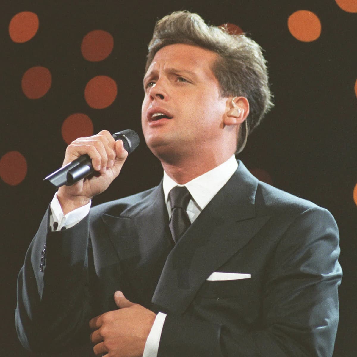 Luis Miguel anuncia nuevo tour para 2027