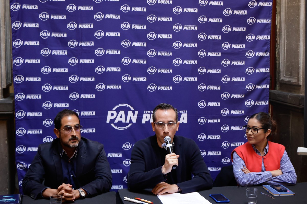 Ante disminución de militancia en Puebla del PAN, Riestra asegura que sus afiliaciones son libres 4 Dirigencia del PAN Puebla en conferencia sobre el padrón de militantes | Foto: Agencia Enfoque