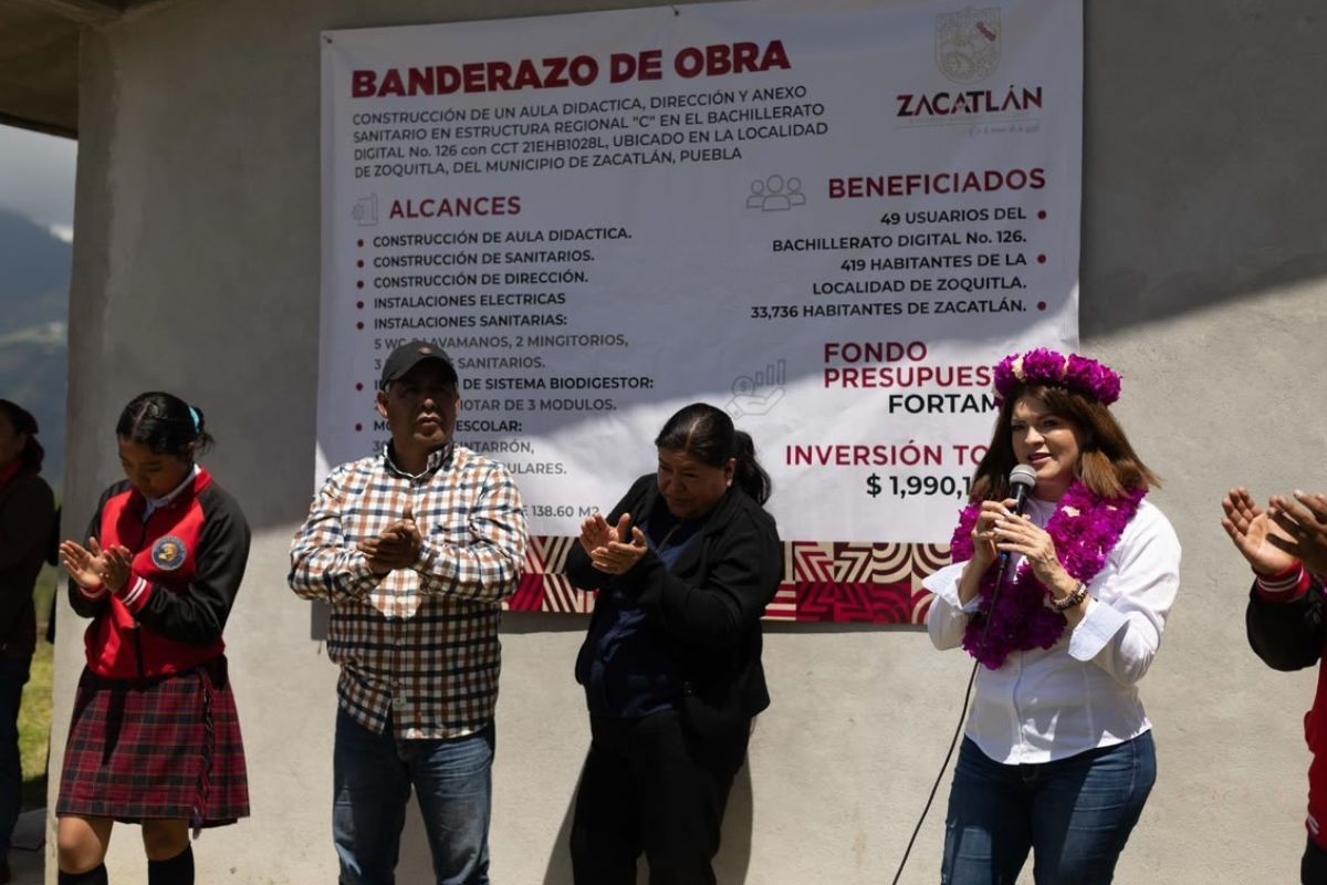 Bety Sánchez hace realidad el sueño de jóvenes de Zoquitla: pronto tendrán su bachiller 3 jóvenes de Zoquitla