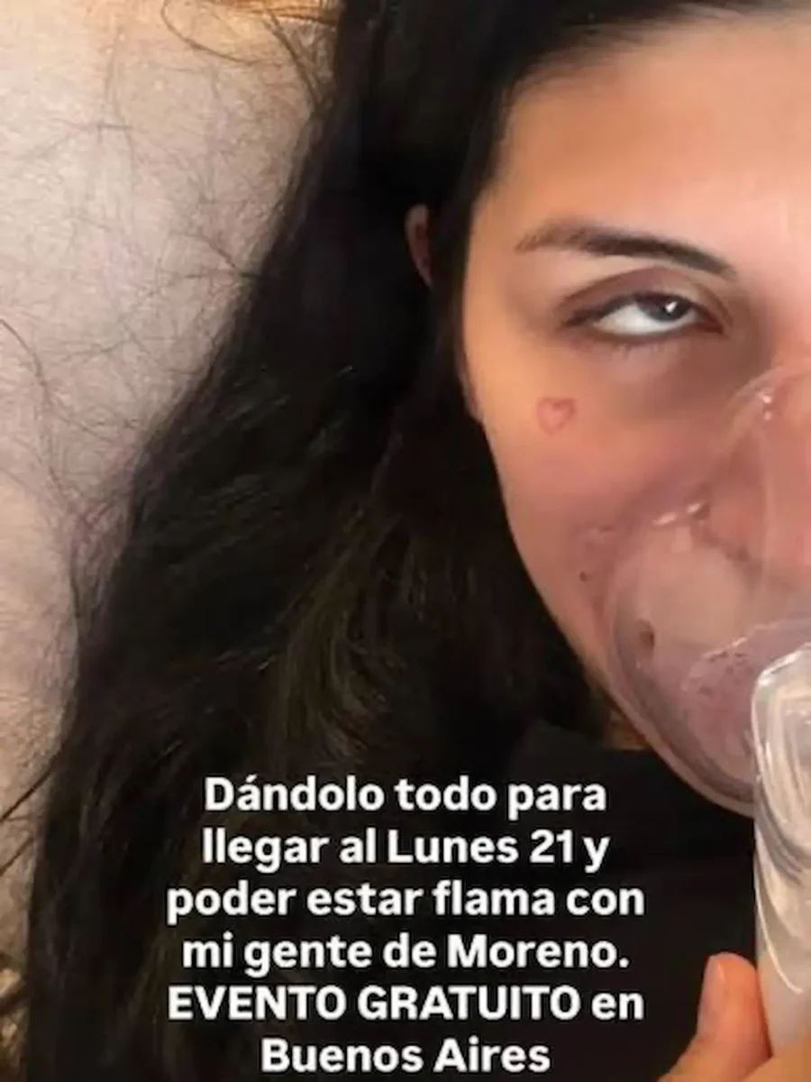 Cazzu reaparece con máscara de oxígeno tras pleito legal con Nodal