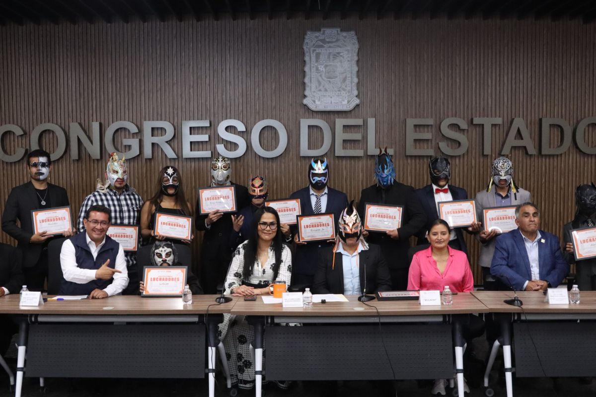 Diputada de MC reconoce a luchador en proceso de violencia familiar en Puebla