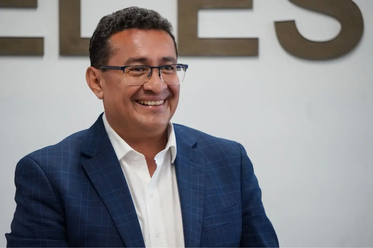 Prohibirán que personas con doble nacionalidad sean gobernadores