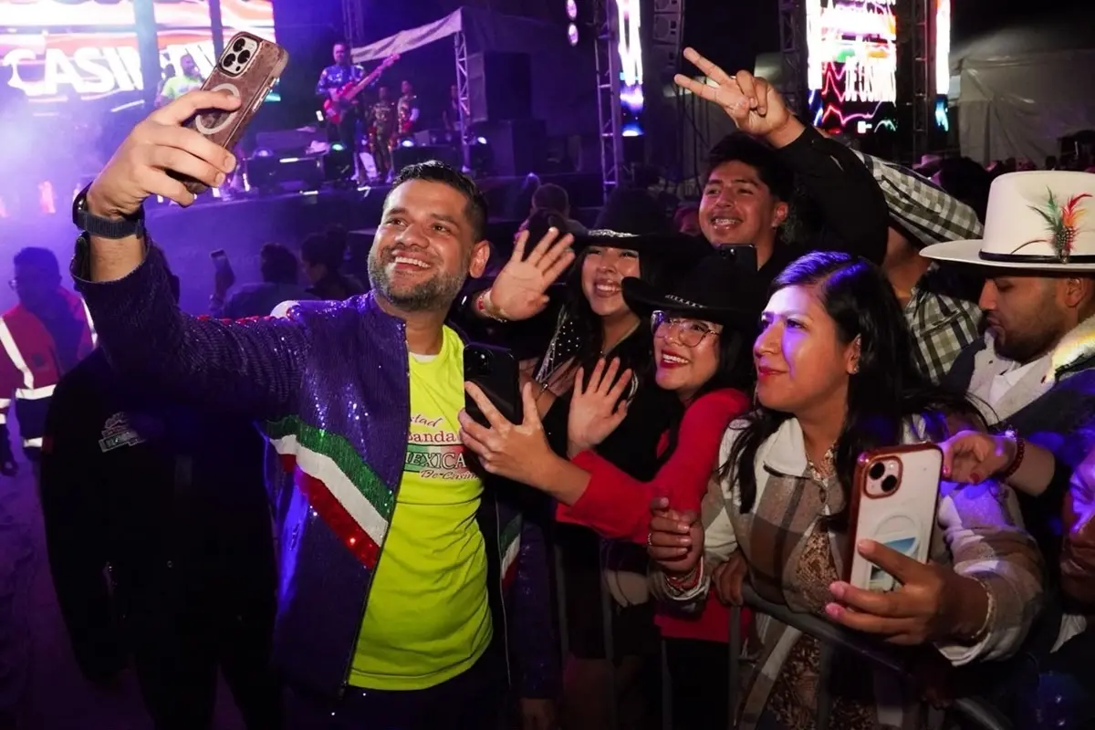 "Su majestad mi banda el mexicano" abarrota la plaza principal en la feria patronal de Huejotzingo 2026