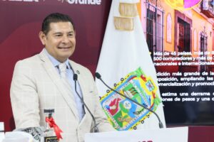Ariadna Ayala y cinco alcaldes de Puebla financian a Tv Azteca, pese a críticas a la presidenta: Armenta