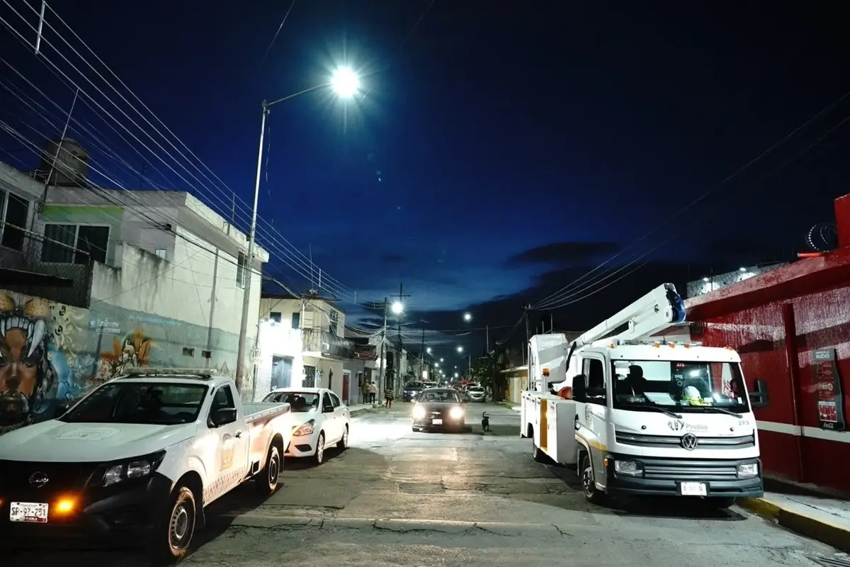 Entrega Gobierno de Pepe Chedraui 77 luminarias con LED en 20 de Noviembre y La Loma