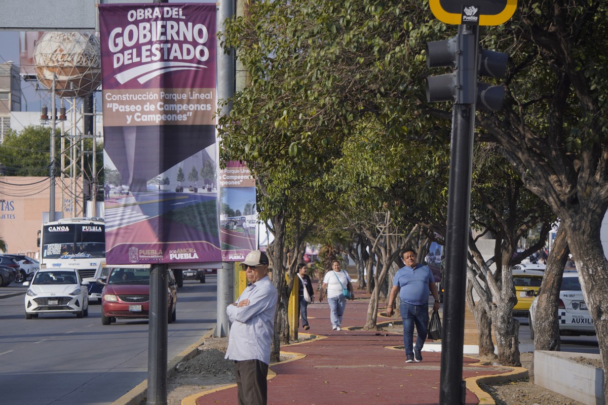 Estos son los deportistas homenajeados en el Paseo de Campeonas y Campeones de Puebla 2 Anuncio de obra del Paseo de Campeonas y Campeones de Puebla sobre la Calzada Ignacio Zaragoza | Foto: Agencia Enfoque