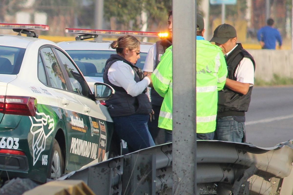 Policías y personal de emergencia junto a una lateral del Periférico Ecológico, imagen ilustrativa del embolsado | Foto ilustrativa: Agencia Enfoque