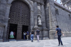 Todo sobre la nueva iluminación de la Catedral de Puebla 2 Nueva iluminación de la Catedral de Puebla | Foto: Agencia Enfoque