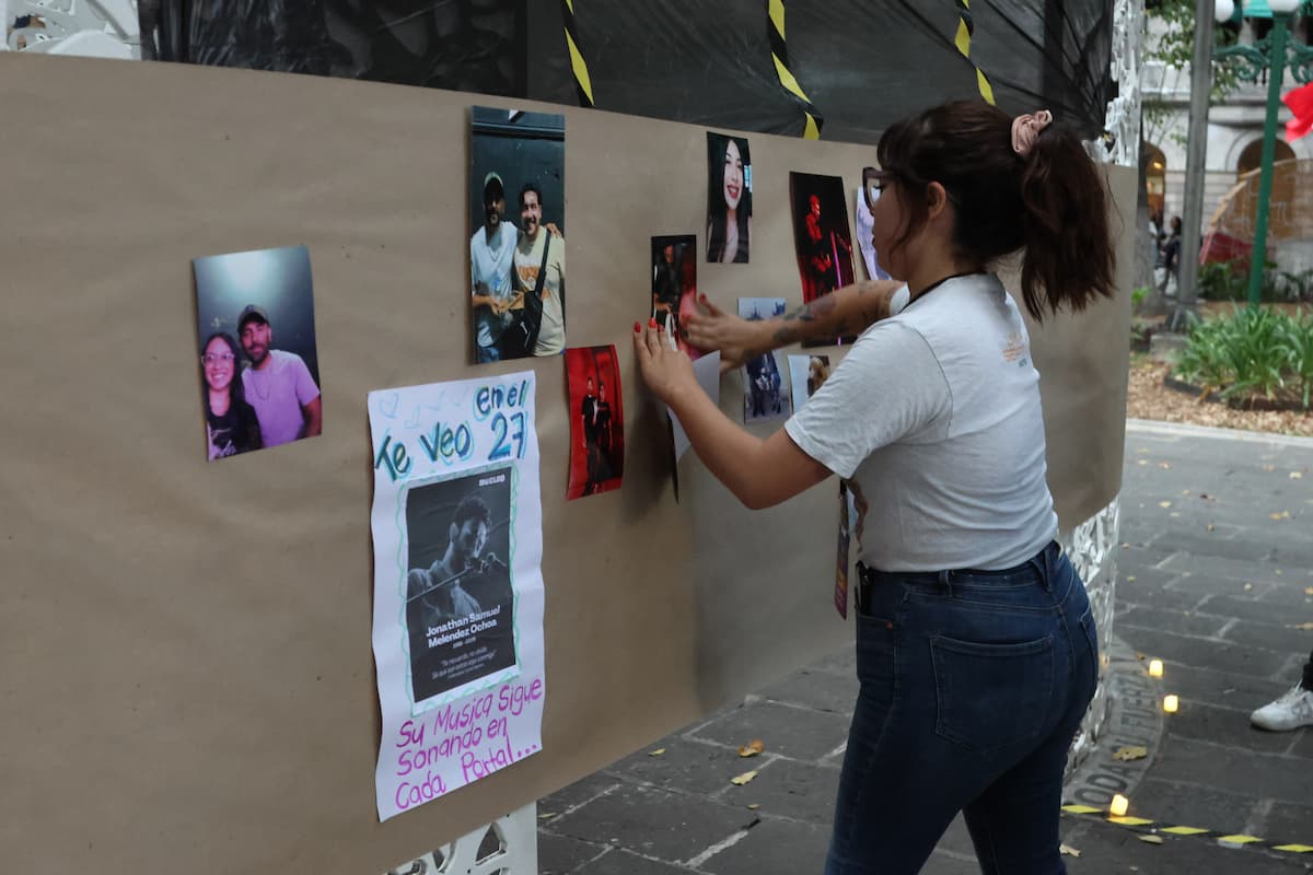 Fans de Camilo Séptimo rinden homenaje a Honas Meléndez en Puebla