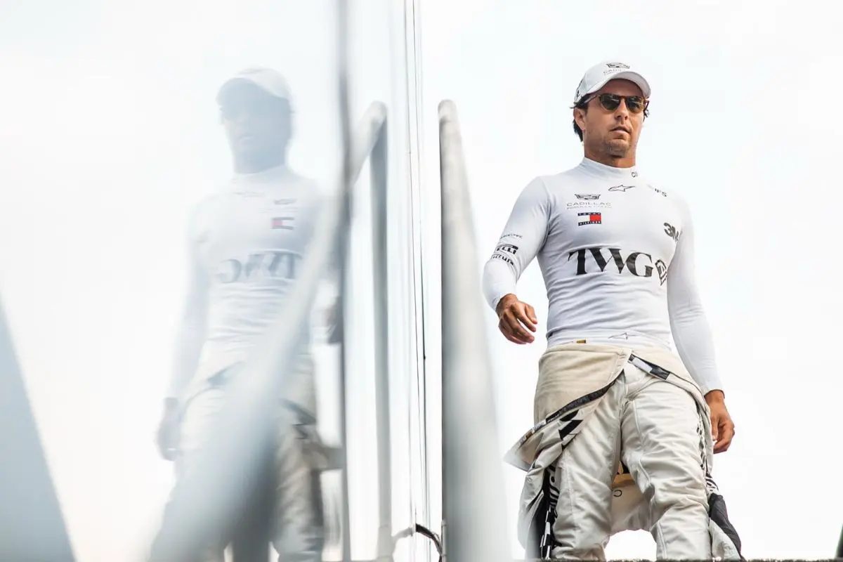 ¿Dónde y cómo ver el coche de Checo Pérez en México?