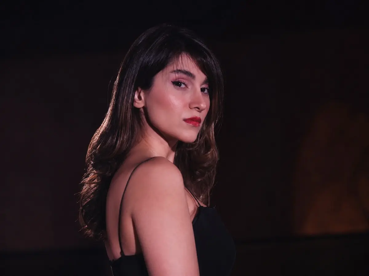 ¿Por qué sentenciaron a la cantante Parastoo Ahmadi a 74 latigazos?