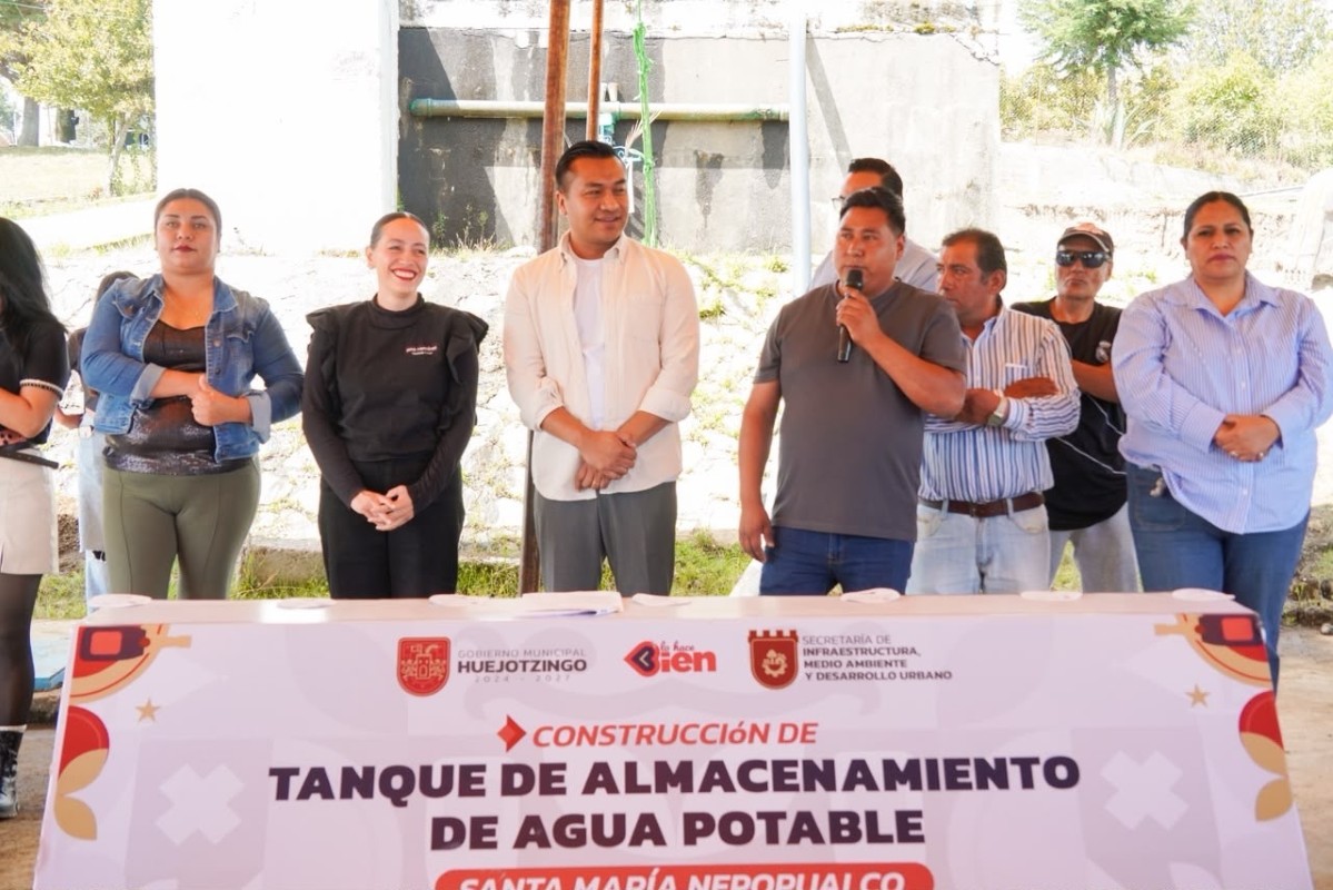Roberto Solís inicia obra de agua potable para almacenar más de 300 mil litros en Nepopualco 5 Roberto Solís inicia obra de agua potable en Nepopualco | Foto: Cortesía