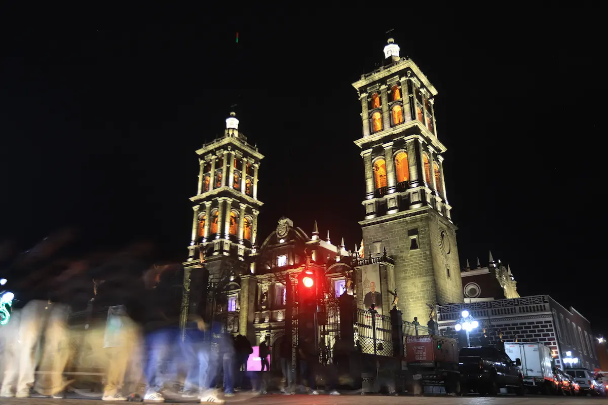 Catedral de Puebla estrena iluminación