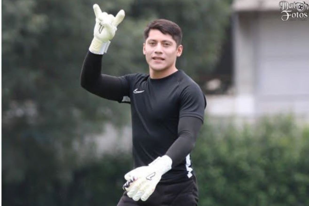 El emotivo momento en el que Nacho Porte le regaló sus guantes a un niño