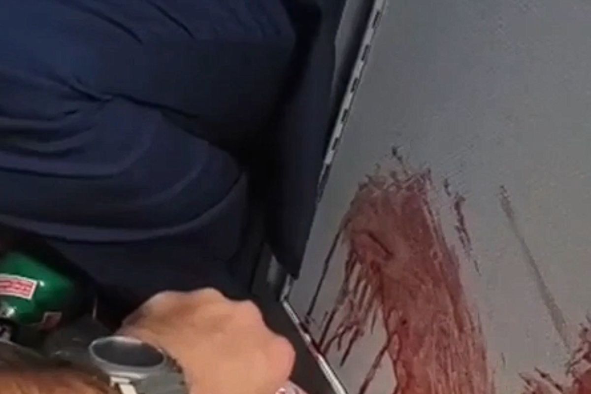 Vuelo Dubái-Tel Aviv aterriza de emergencia en Arabia Saudita tras ataque a un piloto 2 Incidente en el vuelo Dubái-Tel Aviv de Flydubai, que aterrizó en Tabuk, Arabia Saudita | Foto: Cortesía
