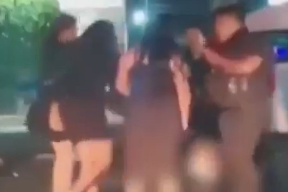 Por 'robamaridos', golpean a mujer en Tehuacán 4 Golpean a mujer en Tehuacán | Foto: Cortesía