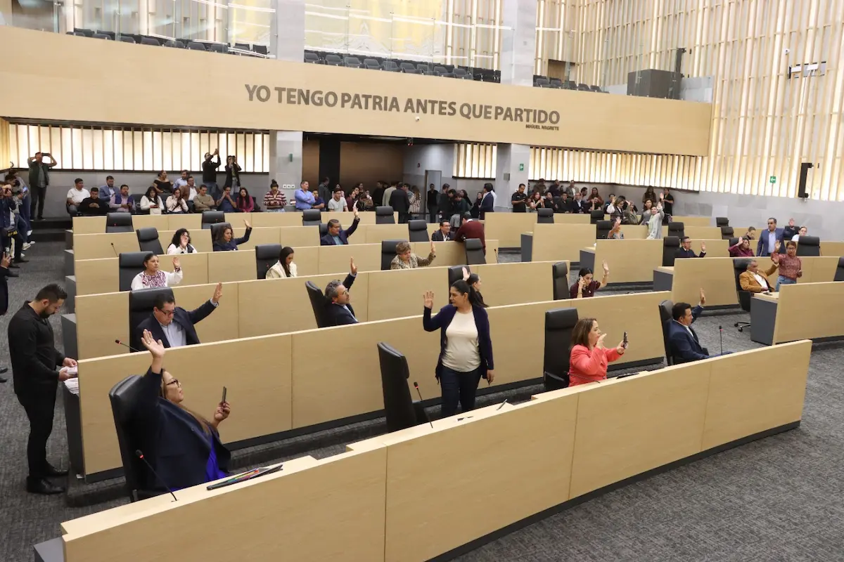 Congreso de Puebla aprueba reforma constitucional en materia de nacionalidad única para ejercer la titularidad del Poder Ejecutivo  3