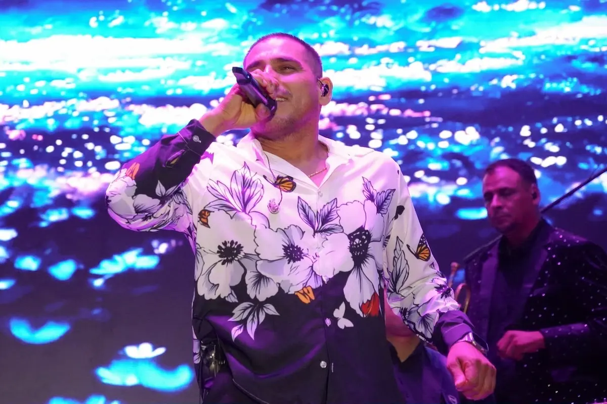 Espinoza Paz abarrota la Feria Patronal de Huejotzingo con una noche de romanticismo