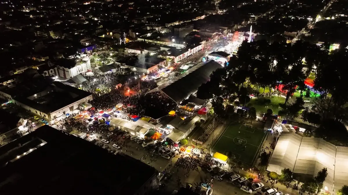 Espinoza Paz abarrota la Feria Patronal de Huejotzingo con una noche de romanticismo