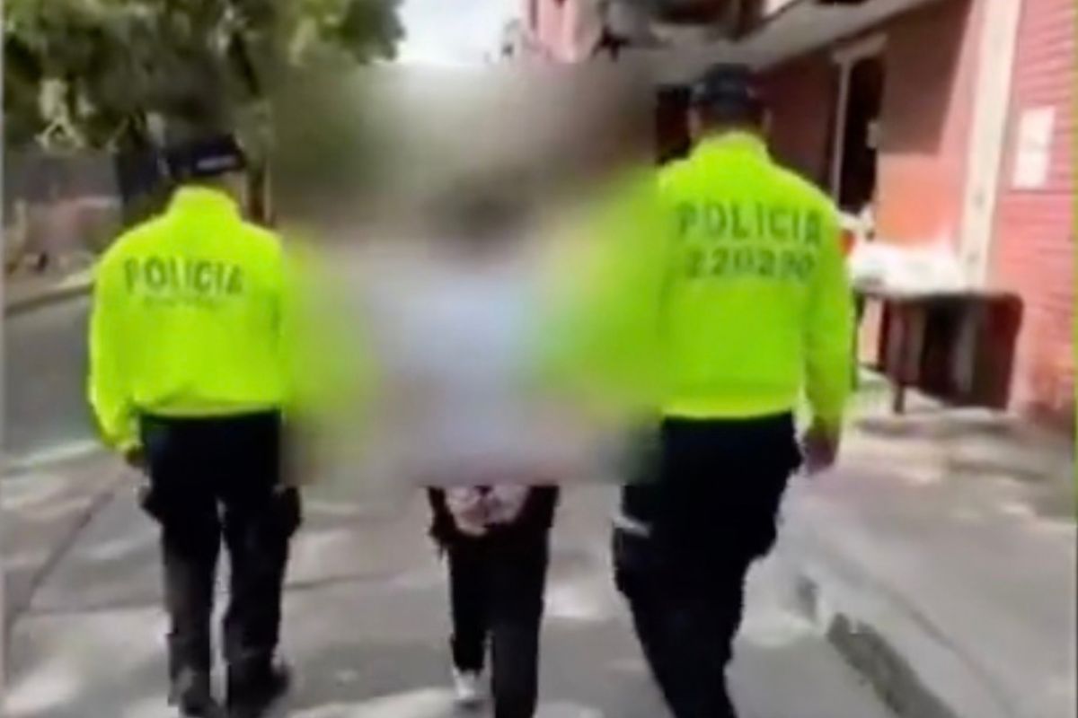 Ladrón entrega celular robado a la Policía tras descubrir abuso contra una niña de 9 años