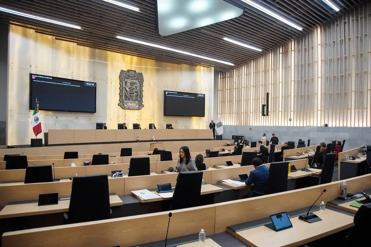 Morena y oposición chocan por Sistema de Transporte por Cable en el Congreso