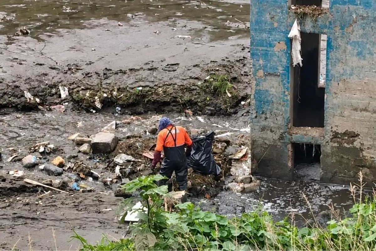 Gobierno de Pepe Chedraui realiza labores de limpieza en Puente Negro y Santuario ante lluvias*