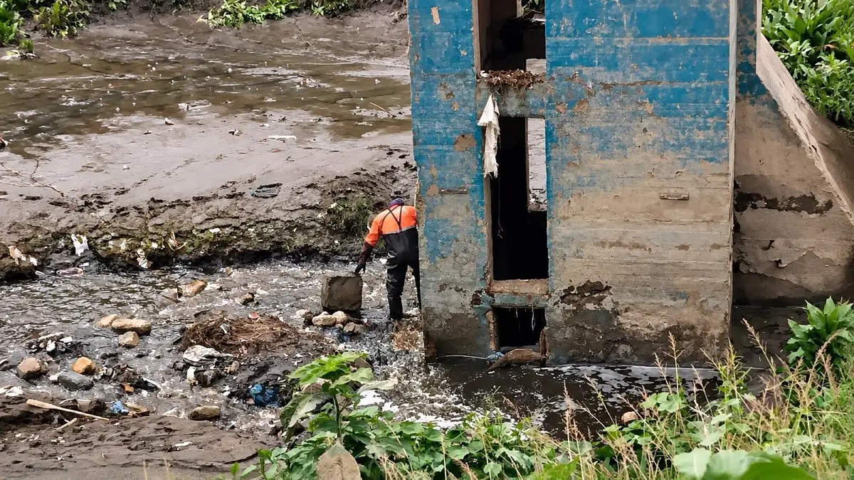 Gobierno de Pepe Chedraui realiza labores de limpieza en Puente Negro y Santuario ante lluvias*