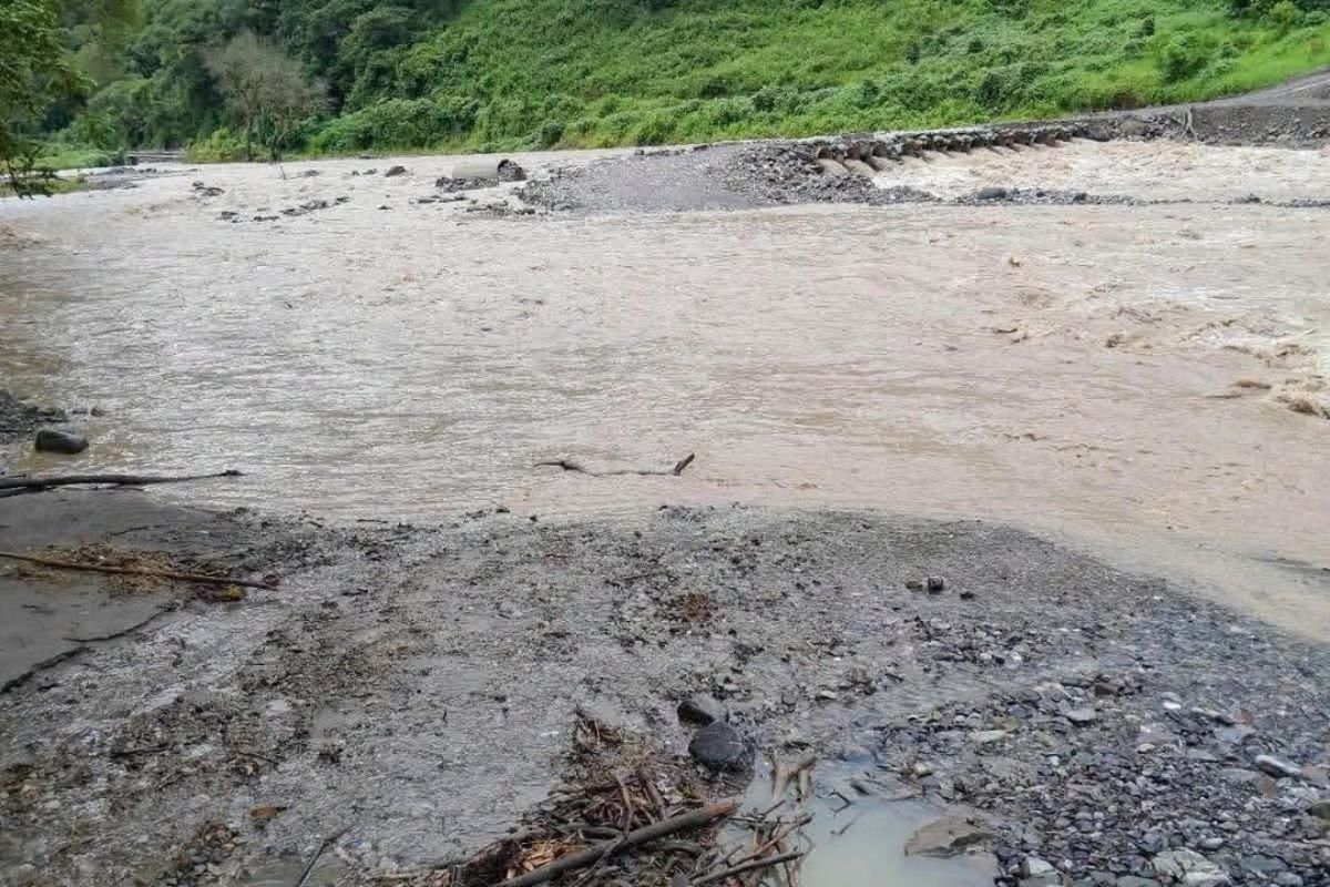 Lluvias incomunican a Tlacuilotepec y Xicotepec por aumento del Río San Marcos