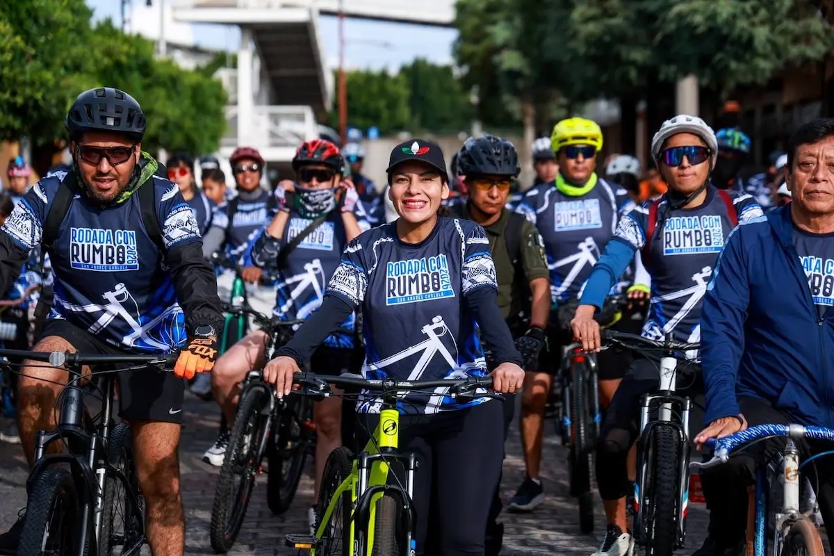 Promueve Lupita Cuautle el uso responsable de la bicicleta y la convivencia familiar en San Andrés Cholula