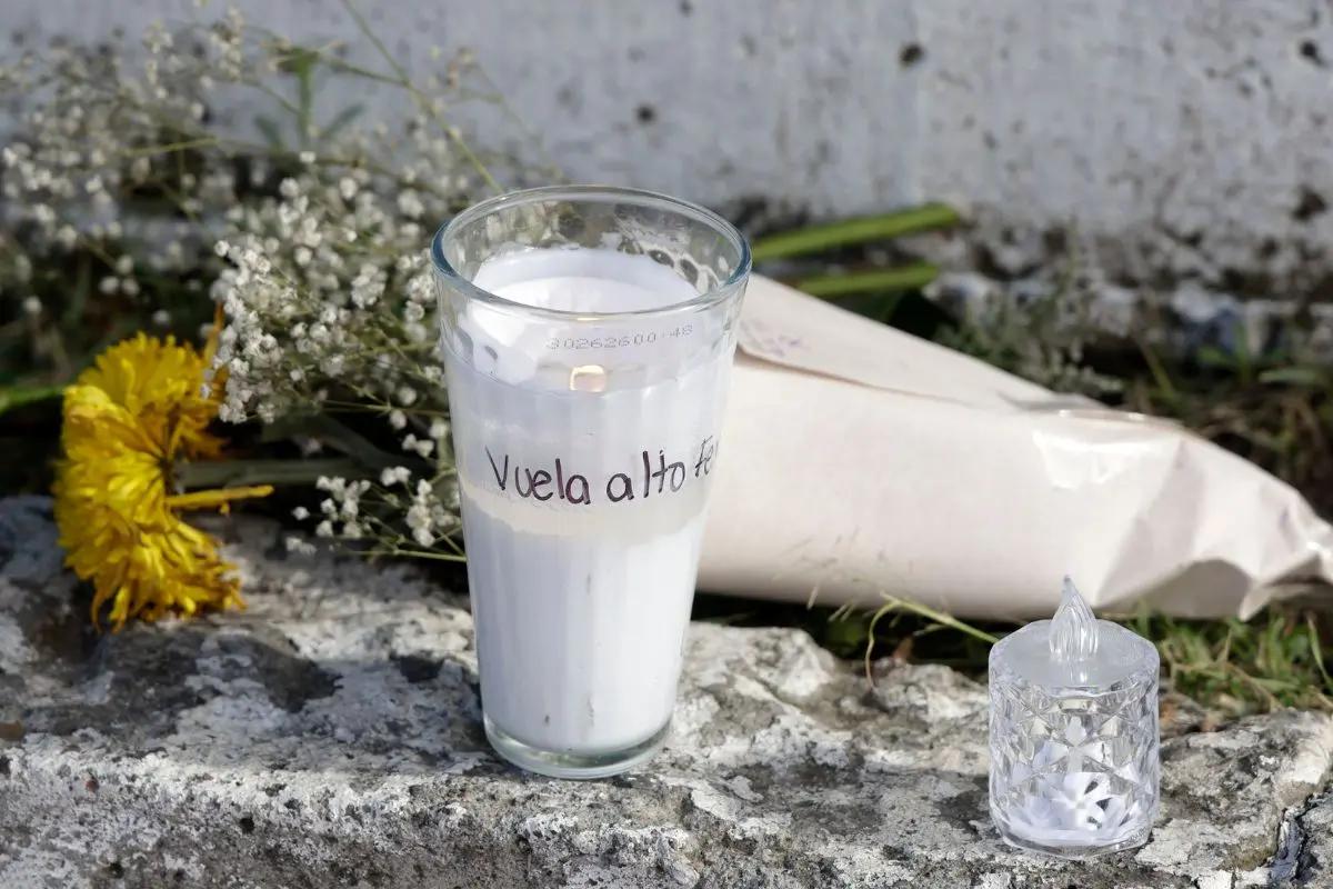 Colocan altar afuera de la UDLAP para exigir justicia por el feminicidio de María Fernanda 2 Con altar para María Fernanda Orozco exigen justicia por su feminicidio