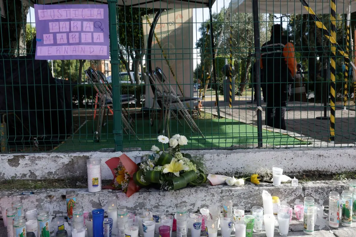 Colocan altar afuera de la UDLAP para exigir justicia por el feminicidio de María Fernanda 3 Con altar para María Fernanda Orozco exigen justicia por su feminicidio