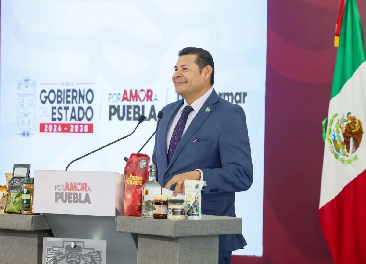 Fundación Jenkins respalda Sistema de Transporte por Cable con donación de predio en Xonaca
