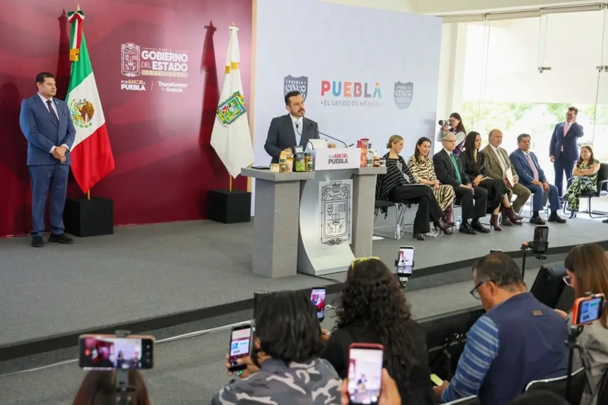 Fundación Jenkins respalda Sistema de Transporte por Cable con donación de predio en Xonaca