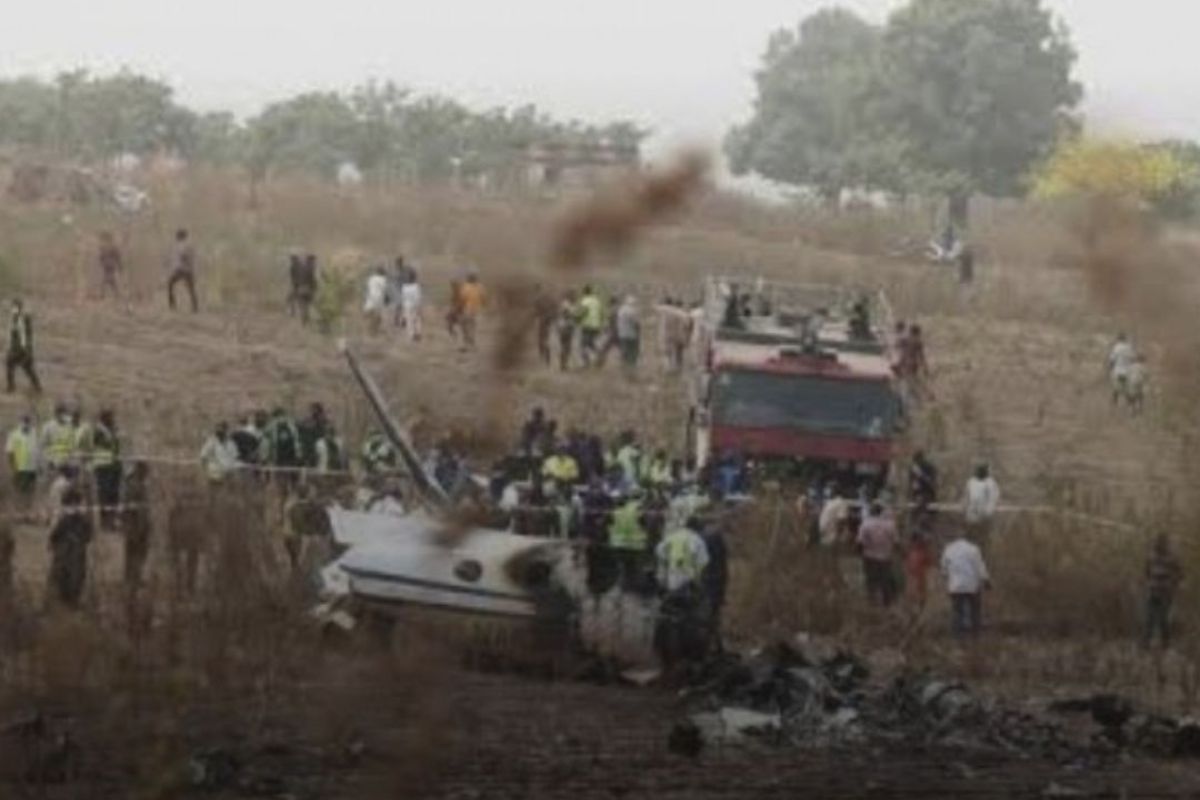 Avión militar de Nigeria se estrella con 32 personas a bordo