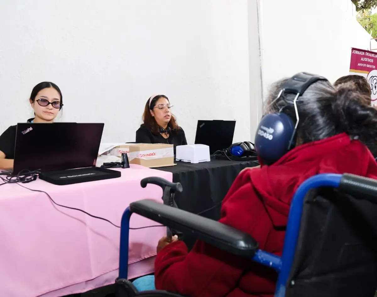 Beneficencia pública y Ceci Arellano acercan apoyos auditivos y visuales a familias poblanas 2 Beneficencia pública y Ceci Arellano acercan apoyos auditivos y visuales a familias poblanas