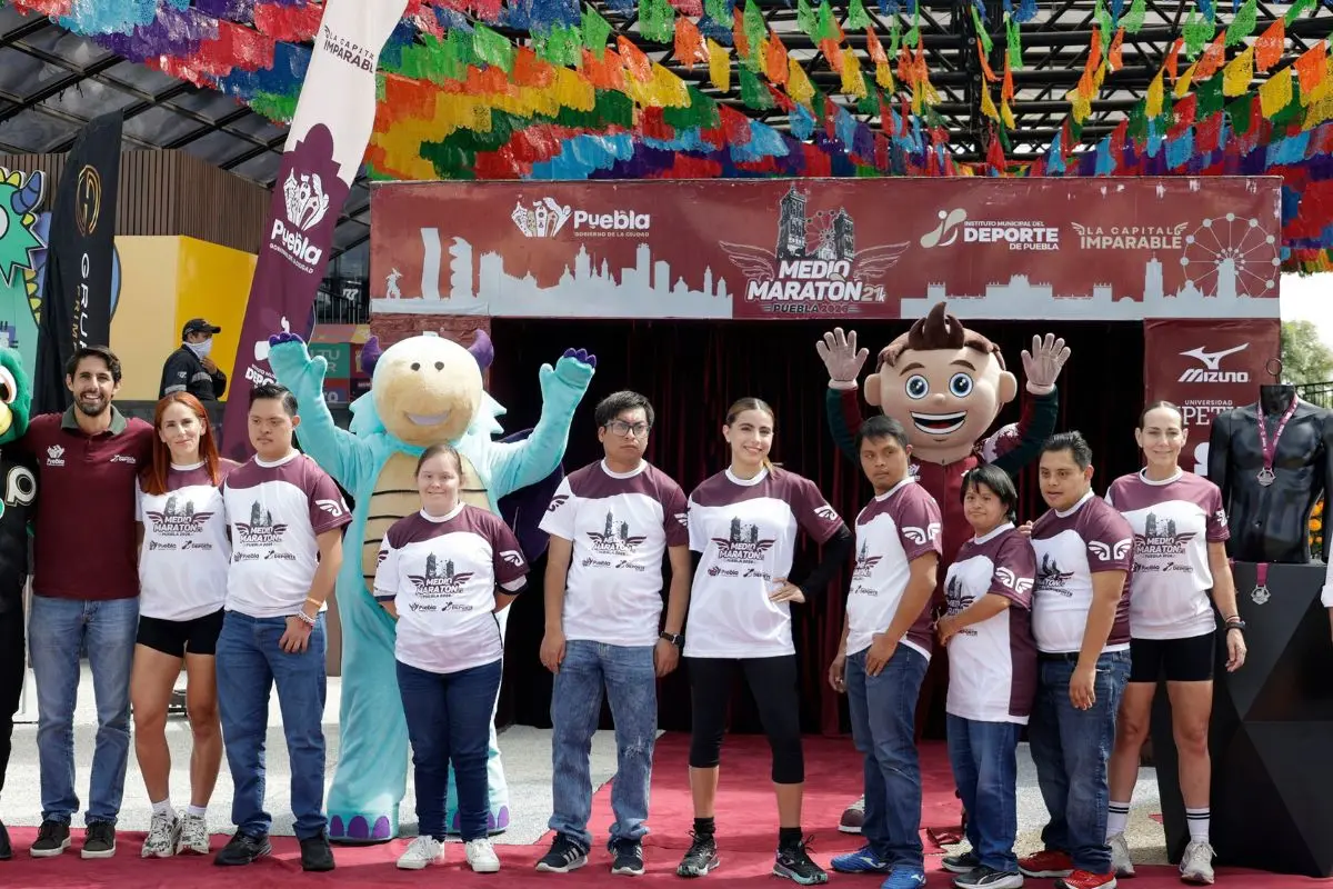 Medio Maratón de Puebla 2026: presentan playera y medalla