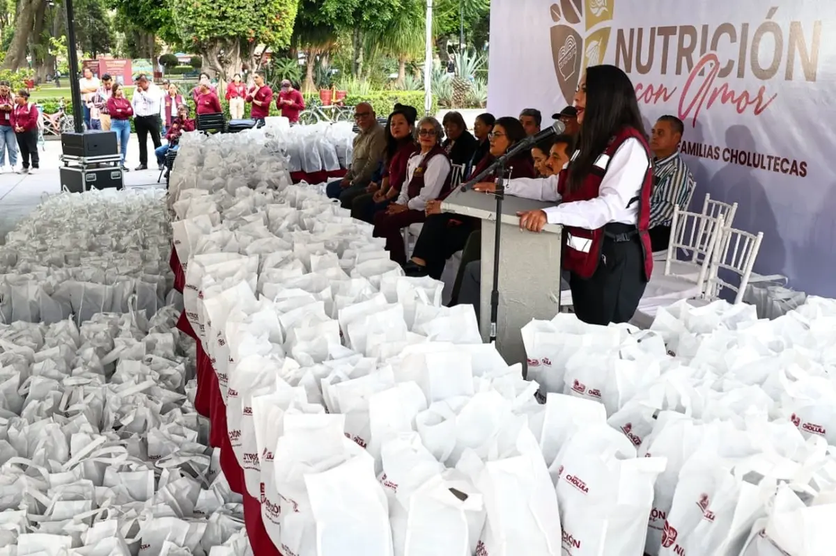 Impulsa Tonantzin Fernández el programa Nutrición con Amor en San Pedro Cholula