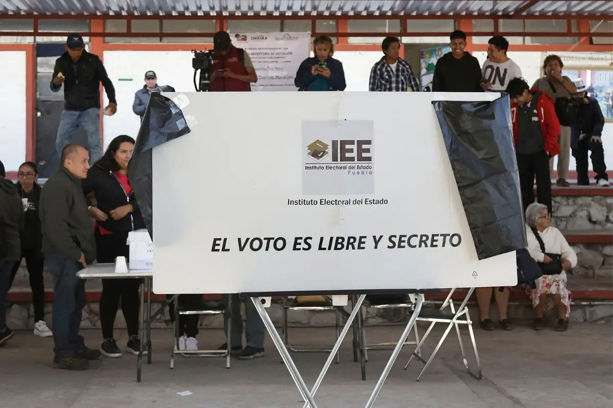 Alcaldes de Morena que quieran reelección en Puebla no necesitan licencia
