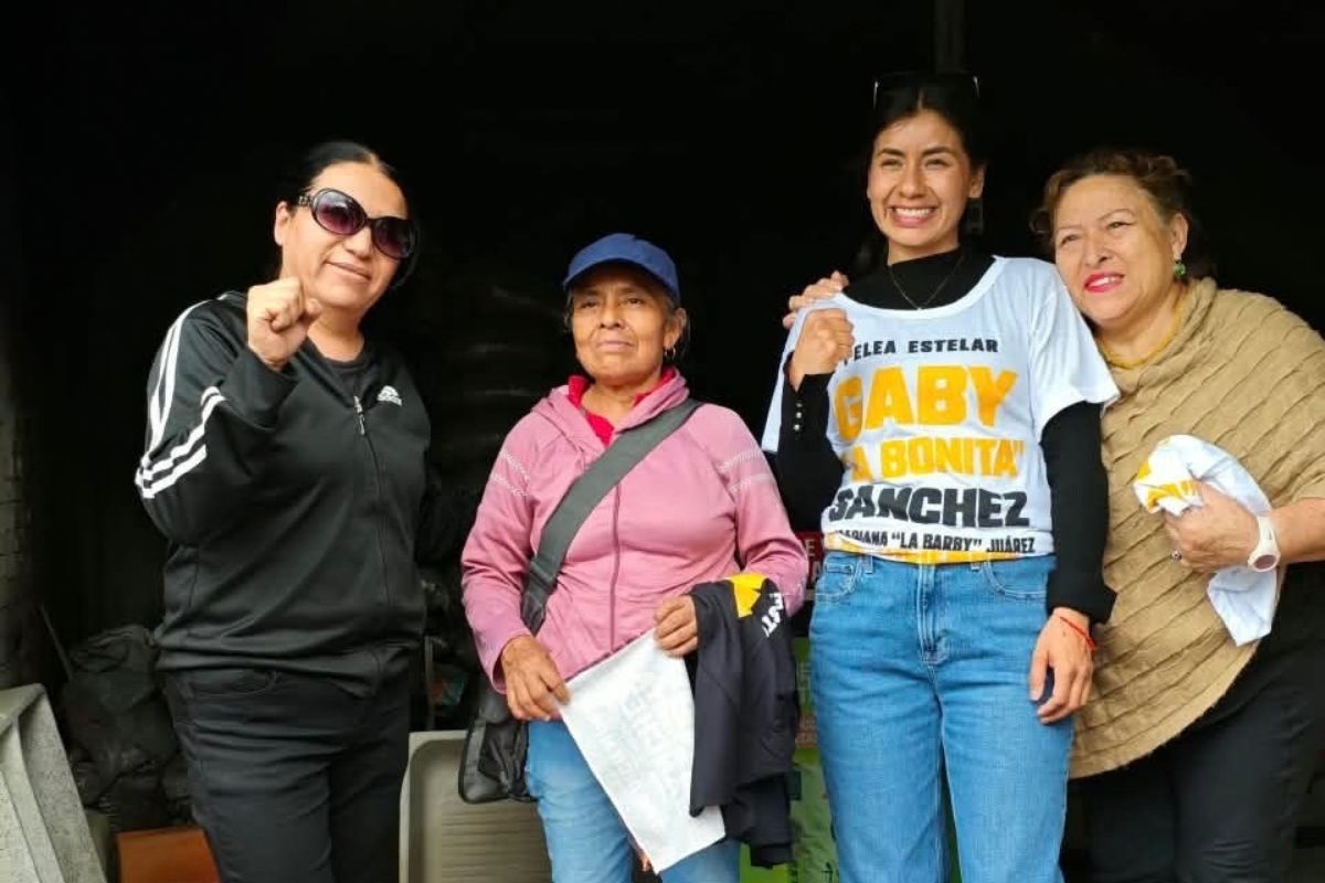 Entre abrazos y sonrisas, Gaby "La Bonita" Sánchez conecta con su gente