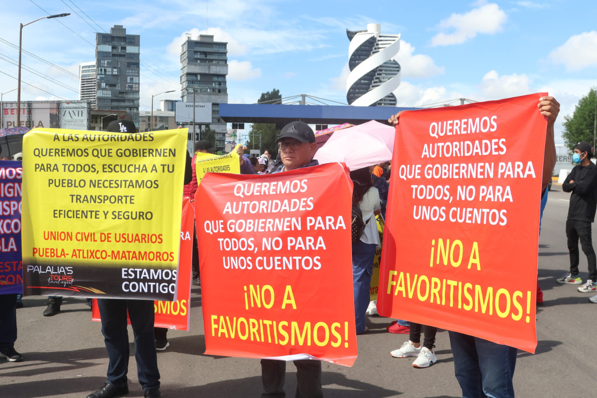 Manifestación de Palalia’s Tours provoca cierres en la Vía Atlixcáyotl