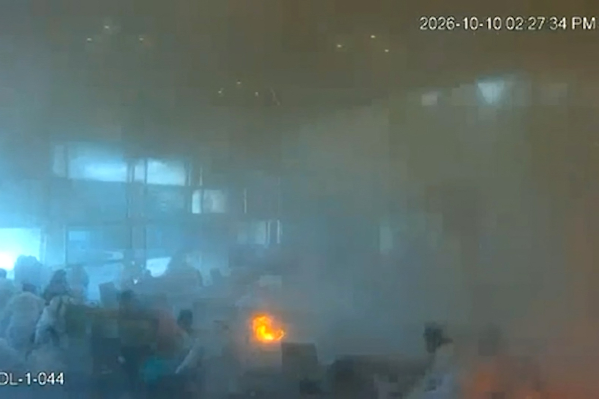 Ataque en aeropuerto de Arabia Saudita deja 12 muertos y más de 300 heridos