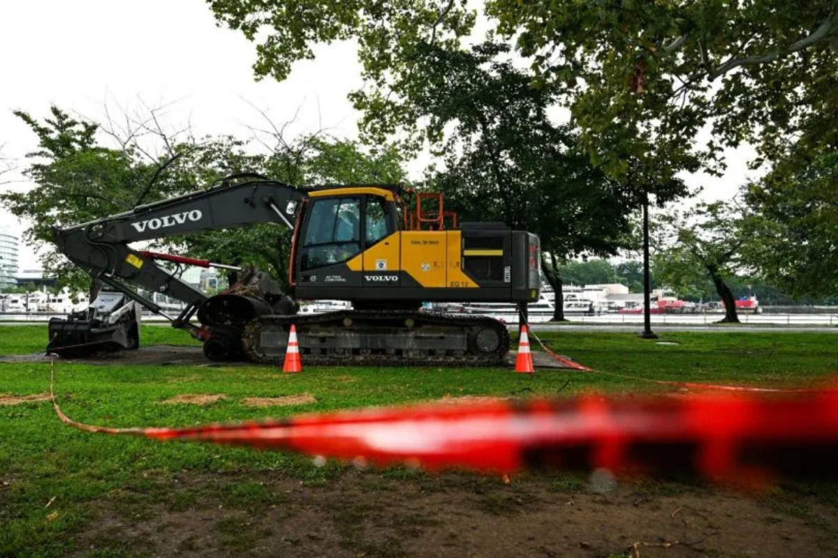 Jueza frena tala de árboles en campo de golf que Trump busca renovar en Washington