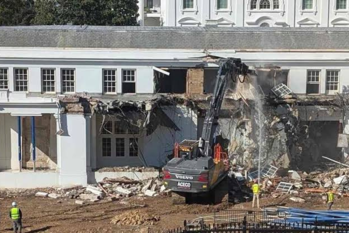 Jueza frena tala de árboles en campo de golf que Trump busca renovar en Washington